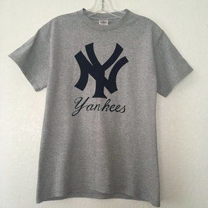 Delta Pro Weight Small Gray & Navy Yankees T-Shirt